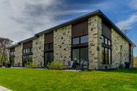 8 Headlands Way