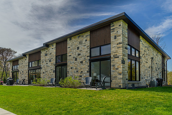 8 Headlands Way