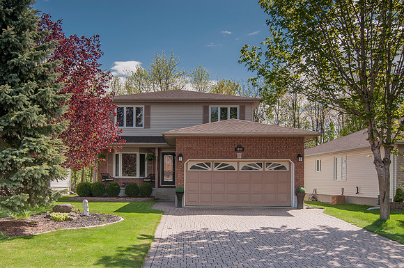 1034 Montrose