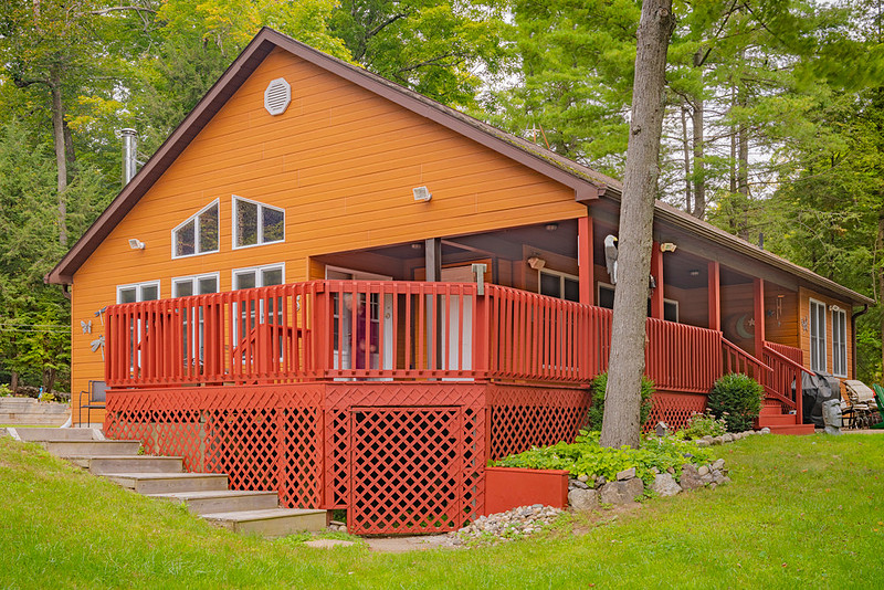 945 White Birch Lane