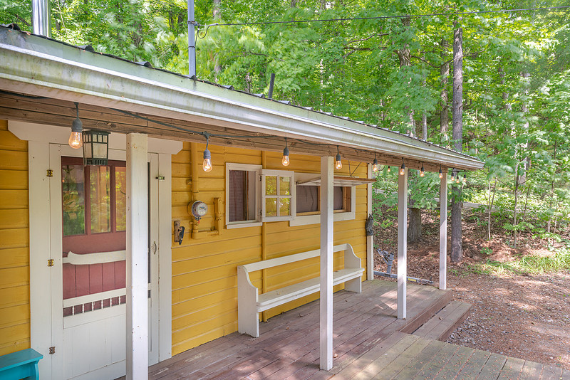 943 Narrows Lane