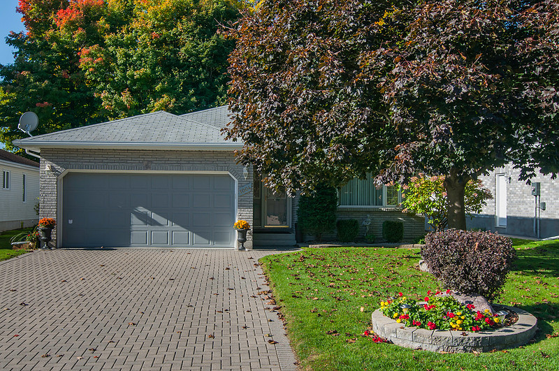1004 Montrose