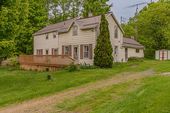 670 Gananoque Lake